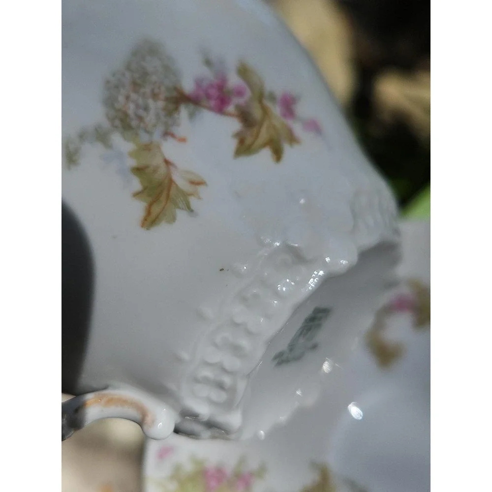 2 Tressemanes & Vogt T&V Limoges Teacup Saucer Scalloped Hydrangeas‎ Century VTG